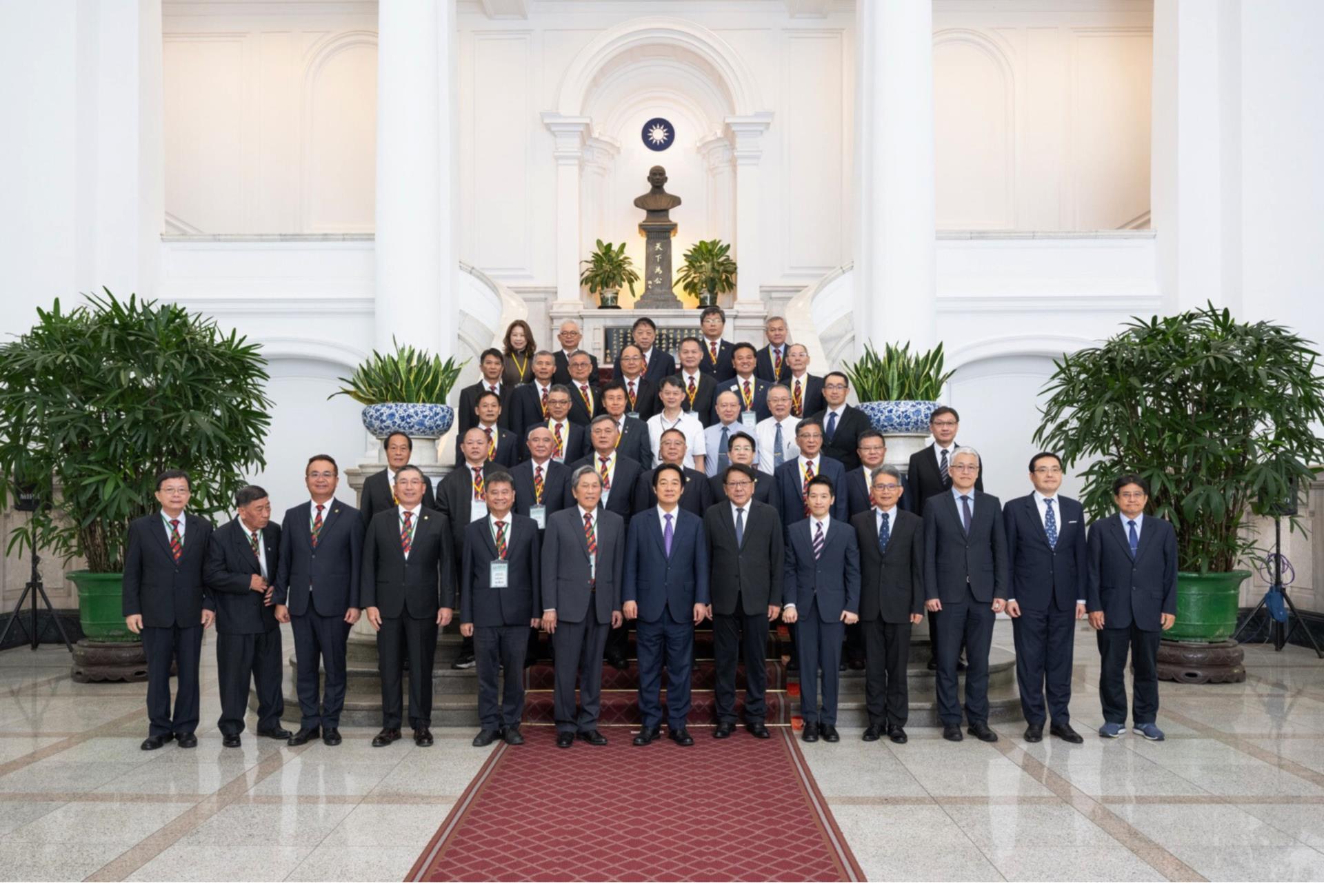 葉理事長參加「聯合總會拜會賴總統清德」。