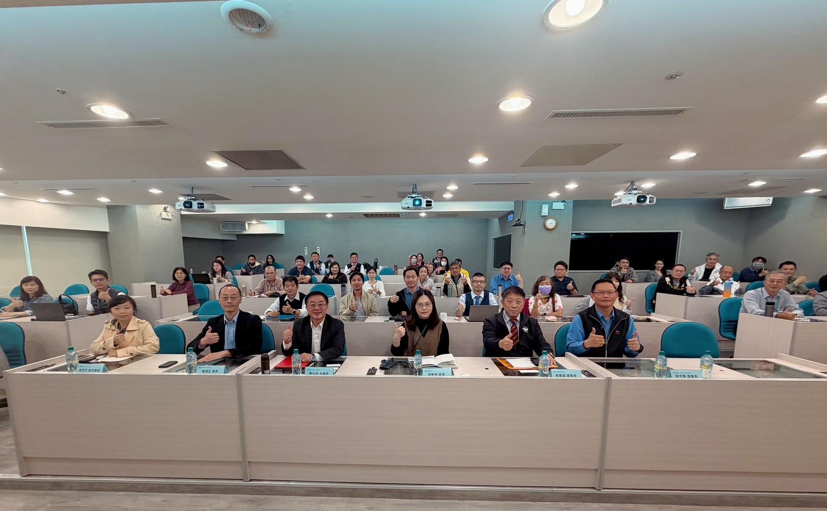 葉理事長、吳副理事長、宏泰蘇副總參加「打造智慧永續企業：從策略實踐到綠色創新轉型」。